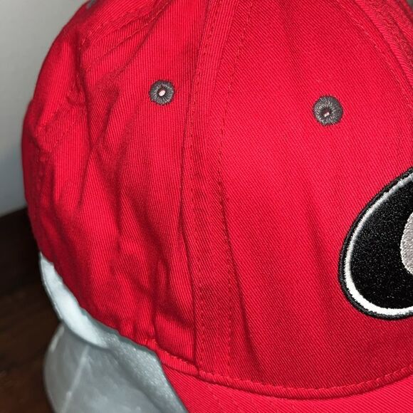 Red creased Georgia Bulldogs UGA Football Snapback Velcro strap adjustable Cap - Picture 2 of 5